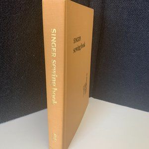 SINGER SEWING  BOOK  GLADYS CUNNINGHAM HC 1969 FIRST  EDITION 5th printing